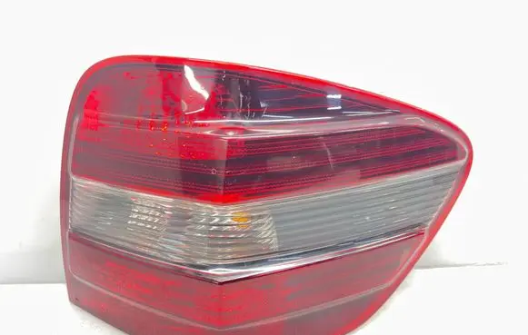Mercedes-Benz ML W164 Rear/tail lights 404102R