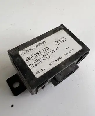 Audi A6 S6 C5 4B Alarm control unit/module 748010101 4B0951173