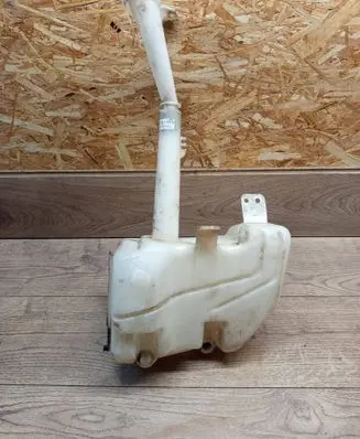 Nissan X-Trail T30 Windshield washer fluid reservoir/tank 010100