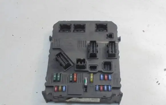 Peugeot 206 CC Fuse box set 9652474680