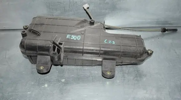 Mercedes-Benz E W211 Central locking vacuum pump 2118000019