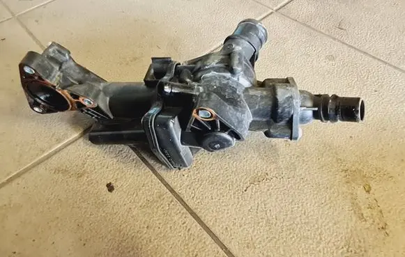 Mercedes-Benz Vito Viano W447 Thermostat 110611271R
