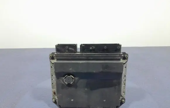 Toyota Avensis T270 Engine control unit/module ECU 8966105D22