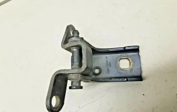 Ford Mondeo Mk III Front door upper hinge 1S7AF22800AC