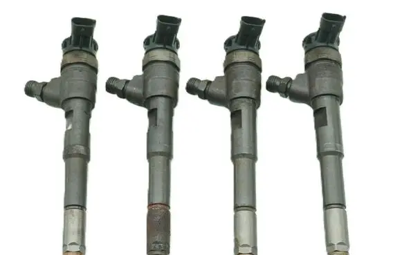 Renault Captur Fuel injector 0445110485