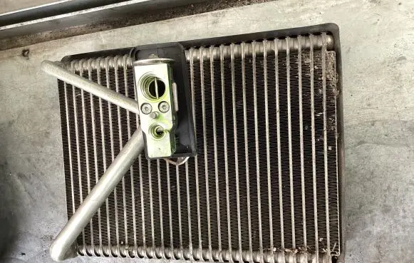 Air conditioning (A/C) radiator (interior)