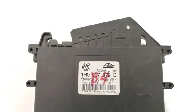 Volkswagen Golf III ABS control unit/module 1H0907379D 10094103204