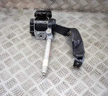 Volvo V70 Rear seatbelt 39859392