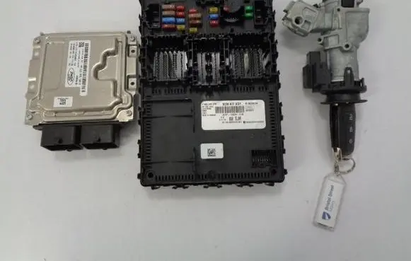 Engine ECU kit and lock set