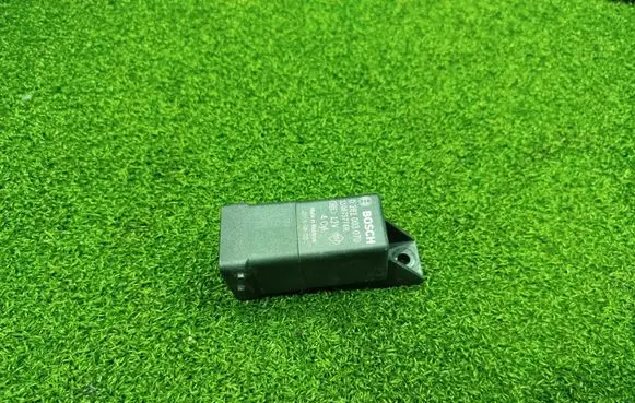 Glow plug pre-heat relay