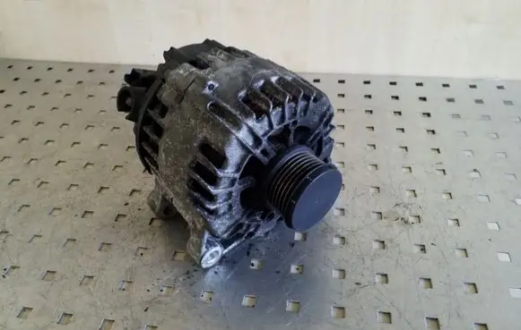 Peugeot 5008 Generator/alternator 9664779680