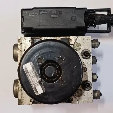 Volkswagen Golf VI ABS Pump 1K0614517BD 1K0907379AN