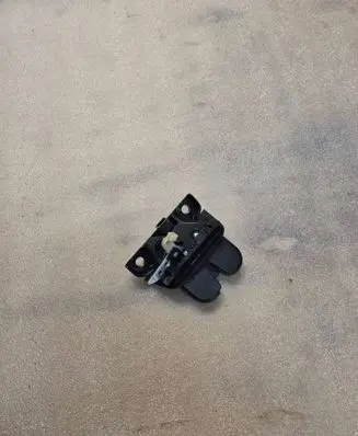 Loading door lock