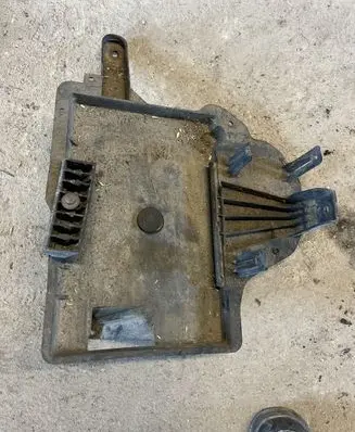 Jeep Grand Cherokee (WJ) Battery tray PPGF40
