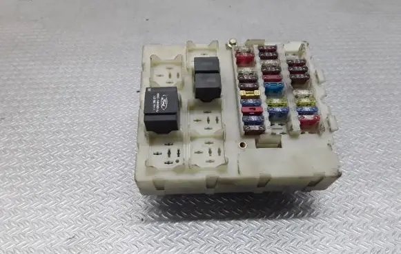 Ford Focus Fuse module 98AG14A073CE
