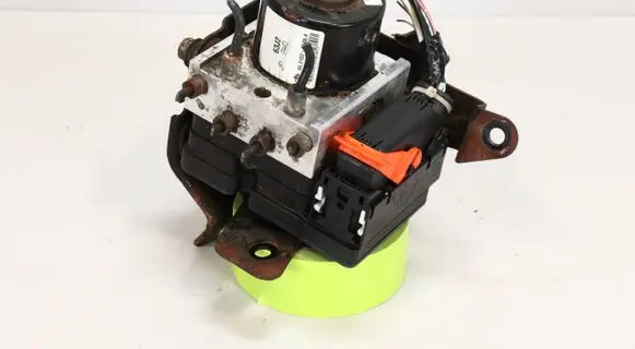 Suzuki Swift I ABS Pump 63J2 06.2102-0576.4 06.2109-0811.3