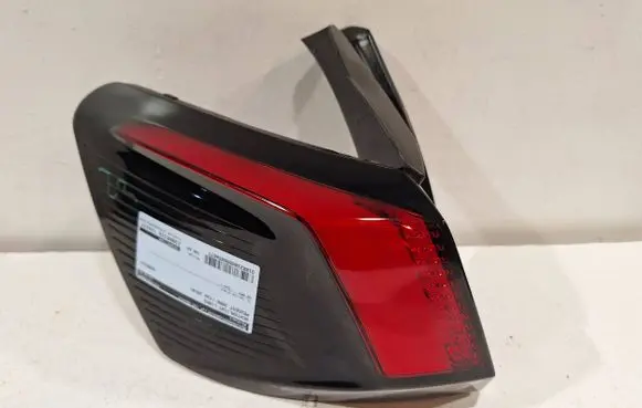 Peugeot 3008 II Rear/tail lights 9810477180