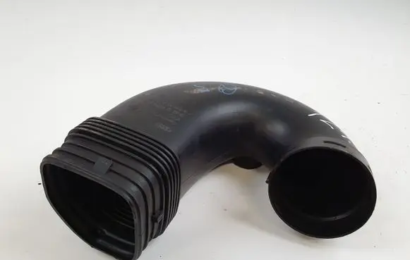Audi Q3 8U Air intake duct part 8U0129618B