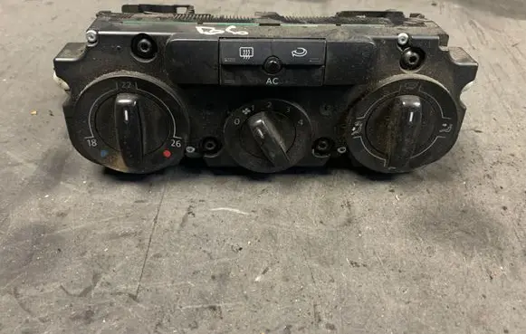 Volkswagen PASSAT B6 Climate control unit 537011