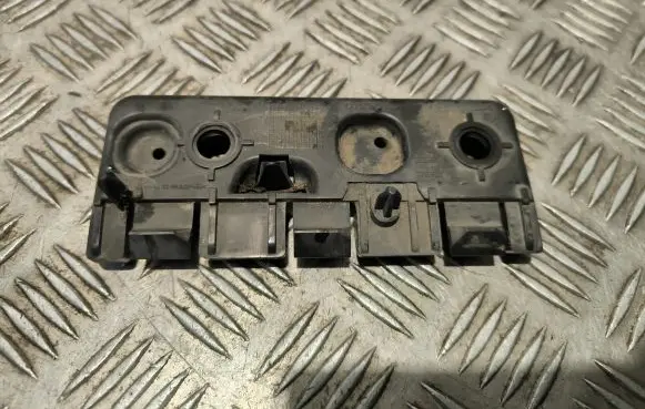 Volvo XC90 Fender mounting bracket 31378135