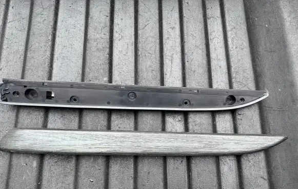 Land Rover Discovery 5 Other front door trim element HY32237B74 L0270866AA01