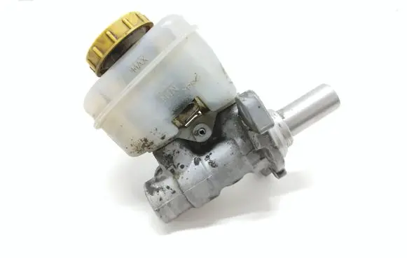 Subaru Outback Master brake cylinder