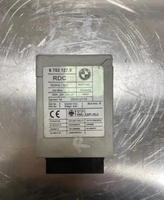 BMW 5 E60 E61 Tire pressure control unit 6752127