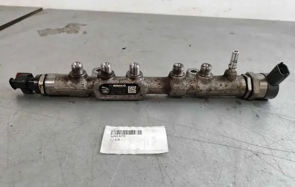 Jaguar XE Fuel main line pipe AJ813370