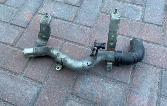 Lexus IS 220D-250-350 Engine coolant pipe/hose