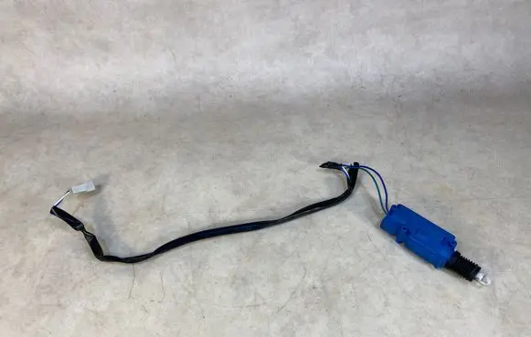 Mercedes-Benz G W461 W463 1st Gen Front door lock A0048202542