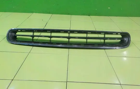 Fiat 500L Front bumper upper radiator grill 17AB74