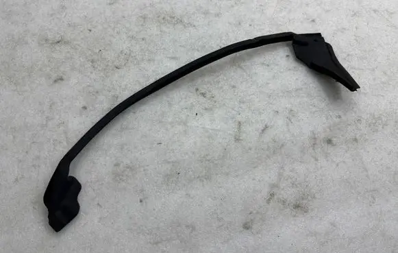 Tesla Model S Rubber seal front coupe door 100542200D