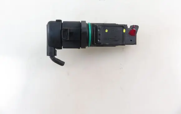 Volkswagen PASSAT B6 Mass air flow meter F00C2G2055