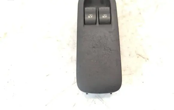 Renault Megane II Electric window control switch 156018090