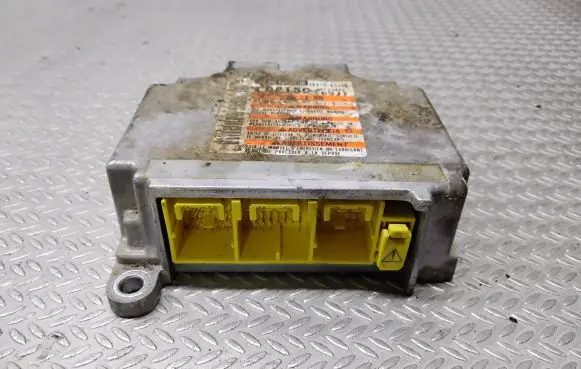 Suzuki Grand Vitara II Airbag control unit/module 3891065J30