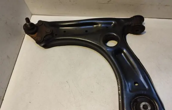 Skoda Fabia Mk2 (5J) Front lower control arm/wishbone 6R0407151E