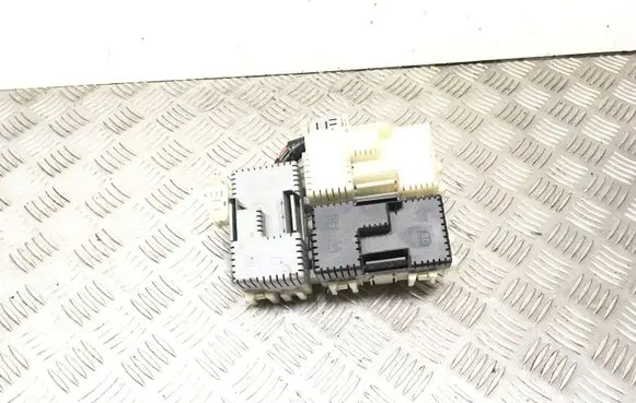 Volvo S80 Fuse module 6G9T14K131DA 6G9T14K131CA
