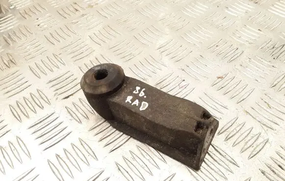 Radiator mount bracket