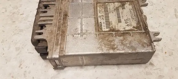 Volvo S40, V40 Engine control unit/module 0281001906 HOM7700112630