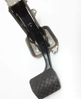 Volkswagen PASSAT B7 USA Brake pedal 1K1