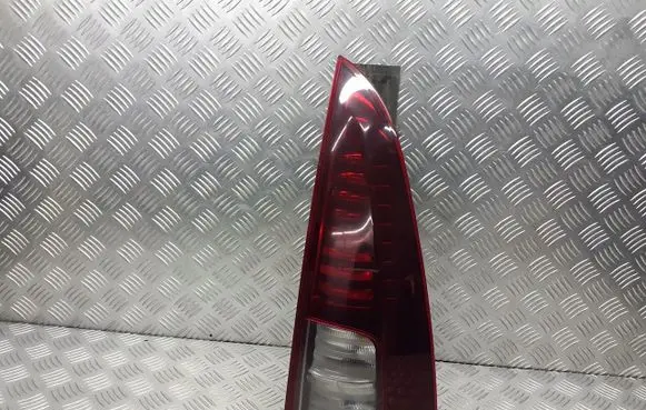 Renault Espace IV Rear/tail lights 8200394724