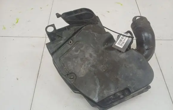 Volvo S40 Air filter box 
