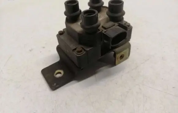 Mazda 626 High voltage ignition coil E9TF12029AA 7340B V00TS7340