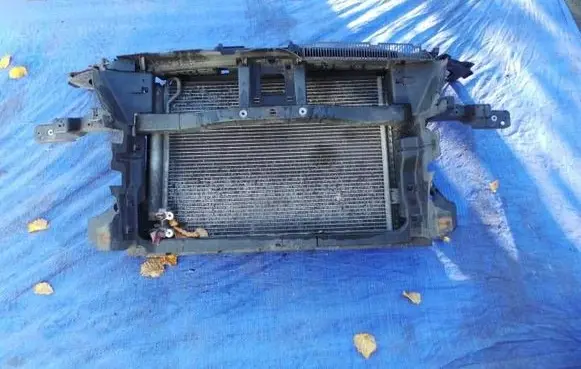 Volkswagen PASSAT B6 Radiator support slam panel