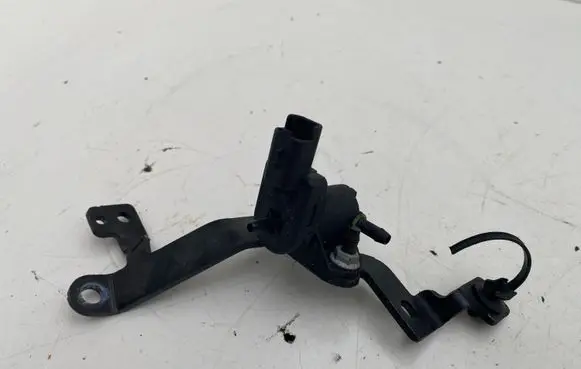 Volvo V40 Turbo solenoid valve 9688124580