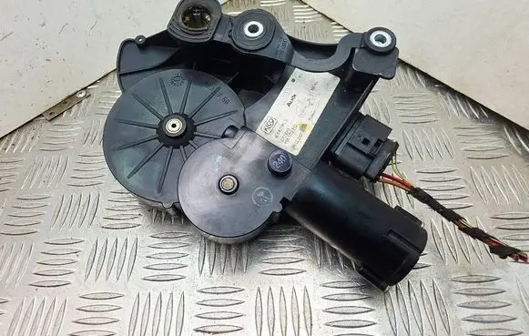 Audi A8 S8 D3 4E Tailgate/trunk/boot lift motor 4E0827851G