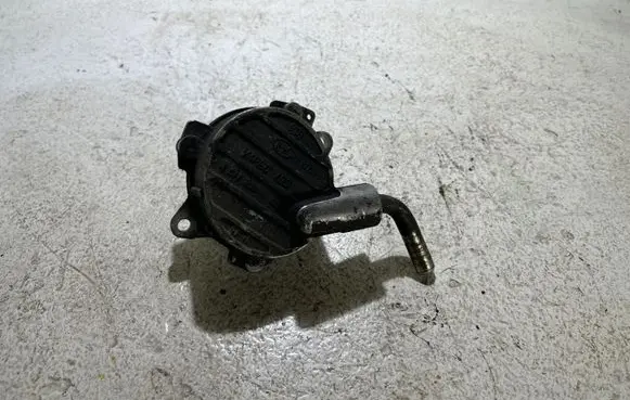 Mercedes-Benz C W203 Vacuum pump A61123065