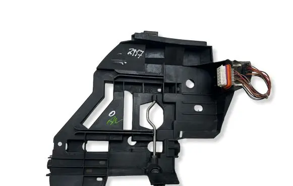 Porsche Cayenne (9PA) Headlight/headlamp mounting bracket 