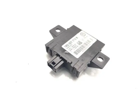 Audi A3 S3 8P Alarm control unit/module 1K0907719B