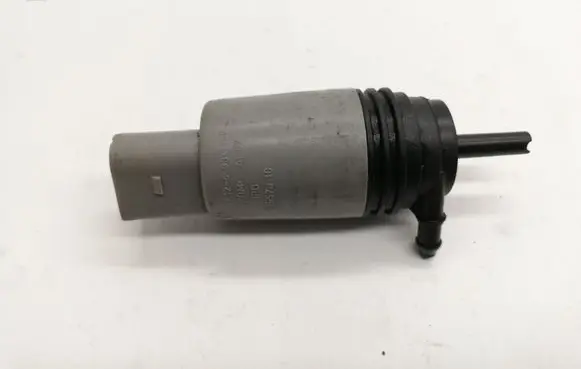 BMW 3 E90 E91 Windscreen/windshield washer pump 6934159